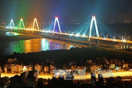 Hà Nội sẽ hoàn thiện hệ thống chiếu sáng cầu Nhật Tân vào ngày 30/4